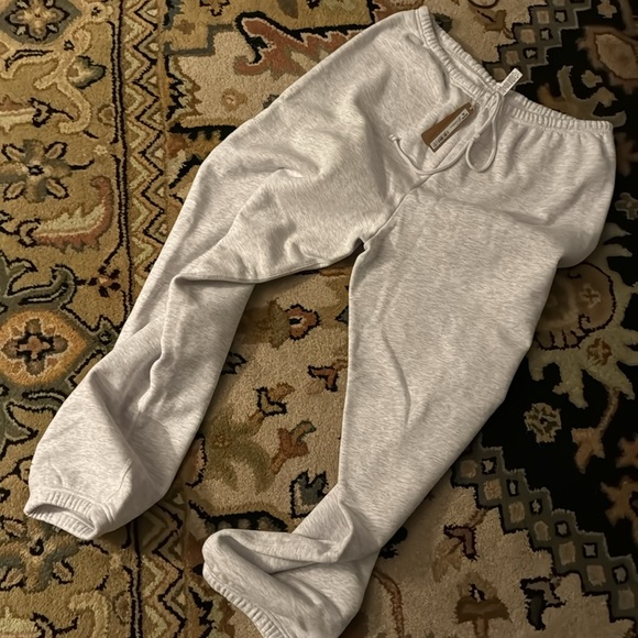 SKIMS - Cotton Fleece Jogger Sweatpant - Picture 3 of 9